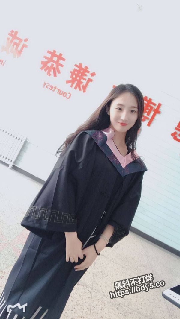 音乐舞蹈学院大四学姐.jpg