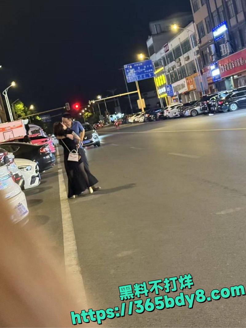 狗男女户外马路上激情开干5