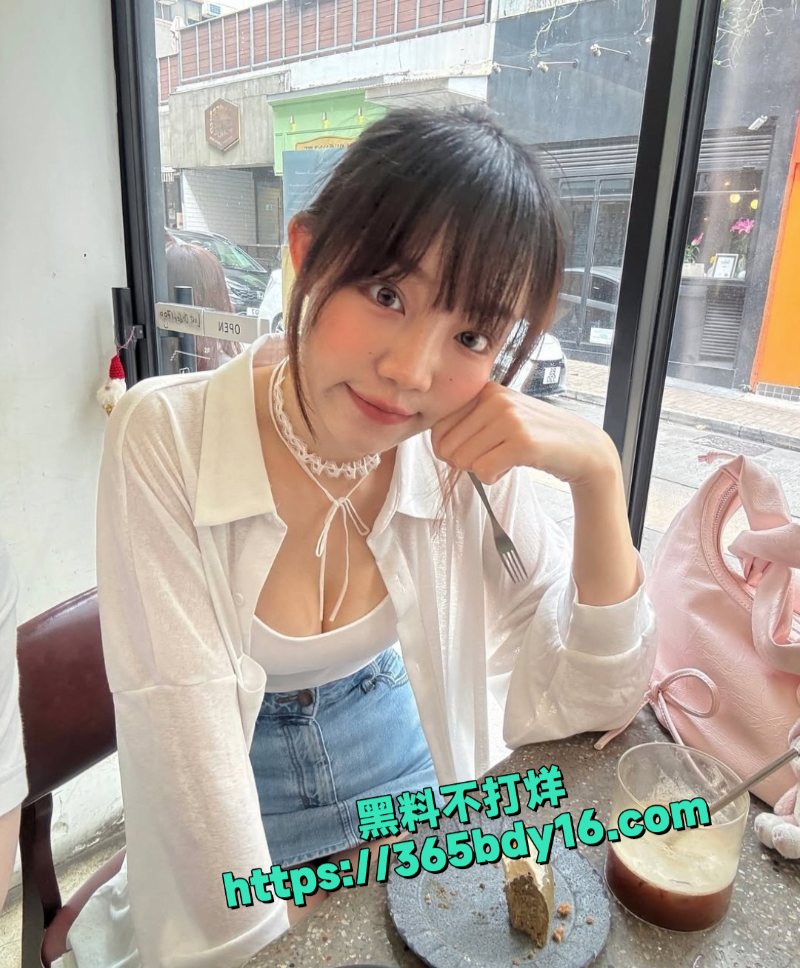 香港网美廸殷早期自拍视频 10