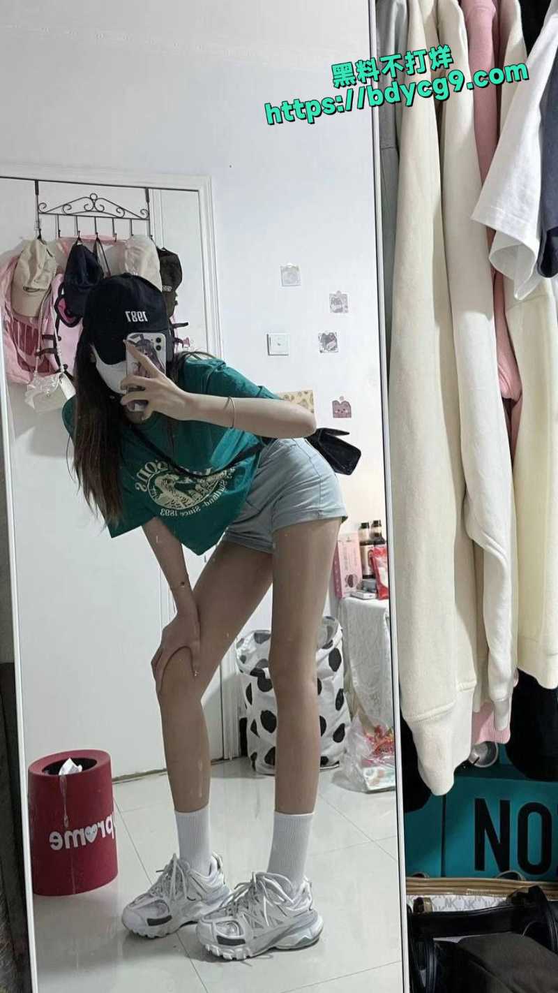 偷偷背着我找人约炮发现死不承认3