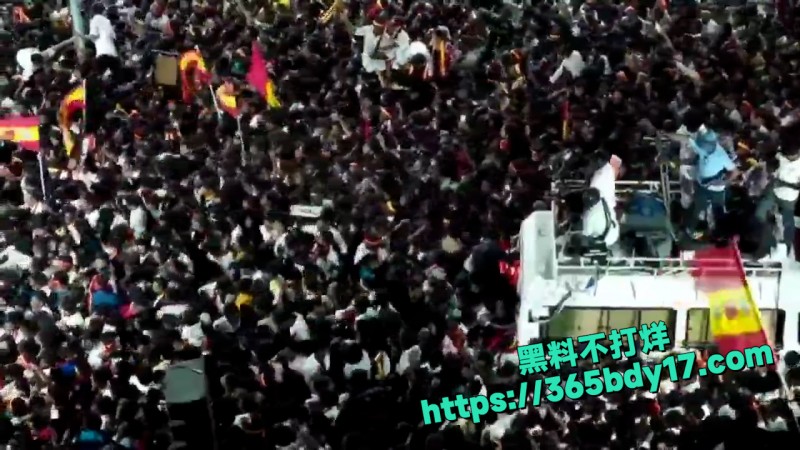 印度泰米尔纳德邦踩踏大事故 28