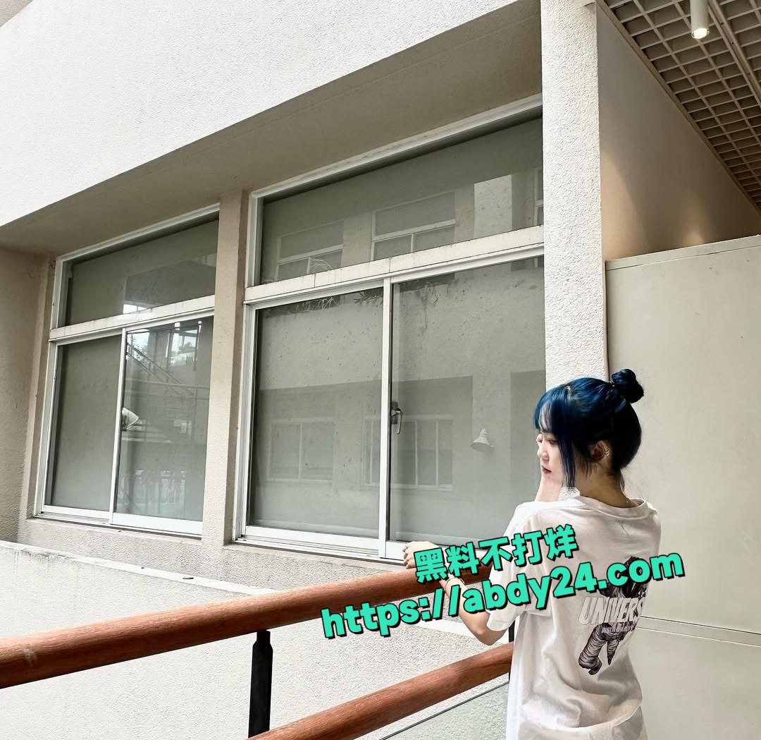 高颜值小博主映帆早期露脸私拍流出 3