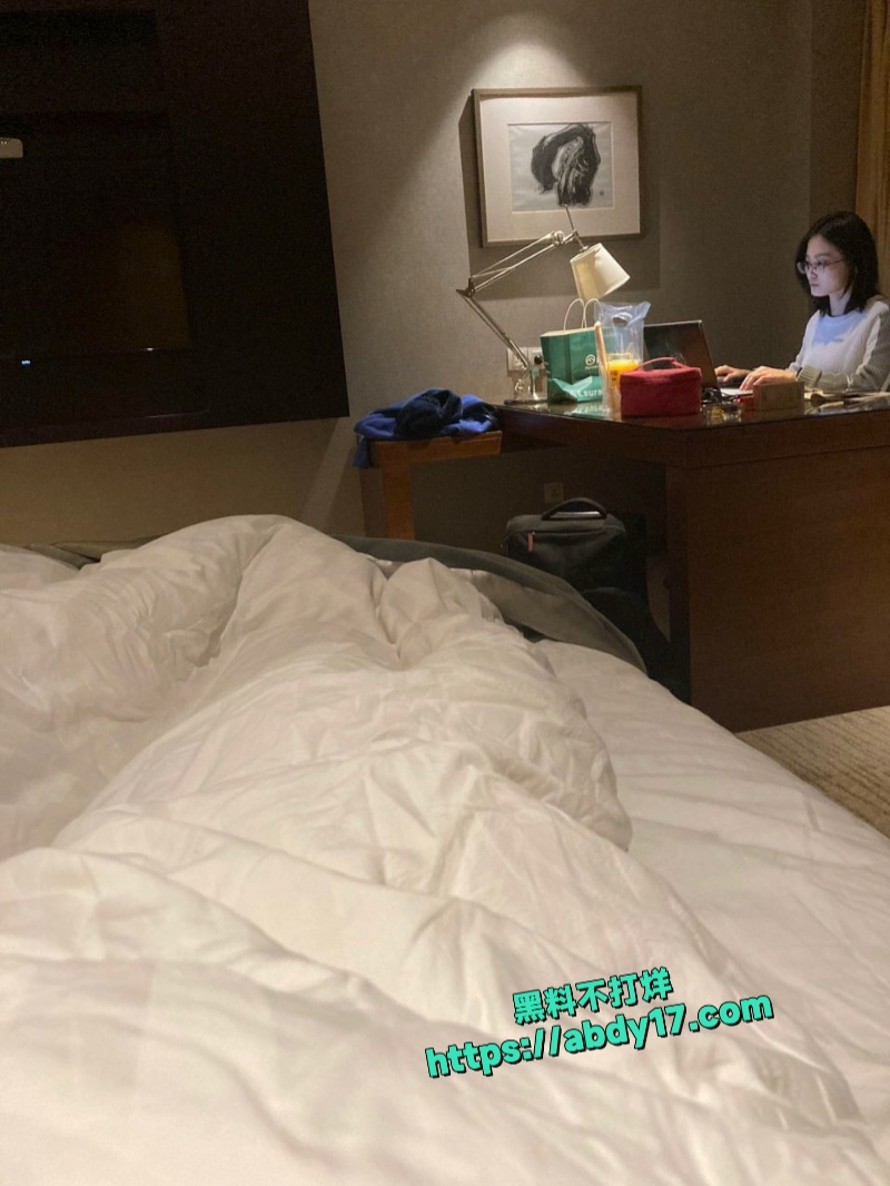 湖南极品小妹王诗琪私拍流出 3