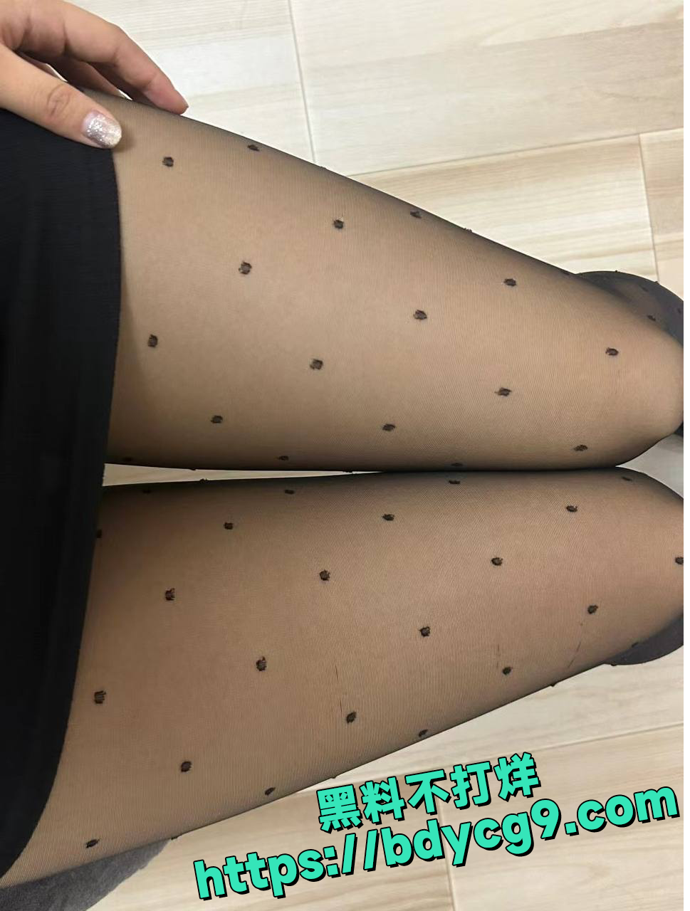 抖音小骚货冯新媛放话要去会所酒吧卖身18