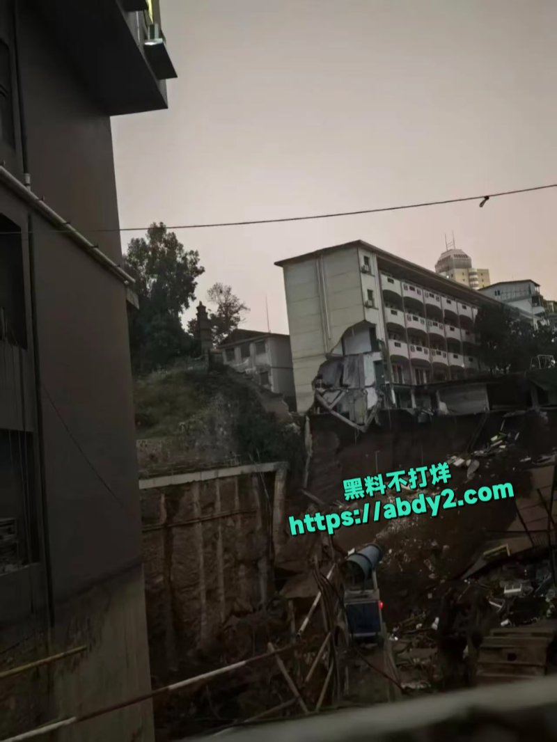湖南邵阳资江小学教学楼垮塌