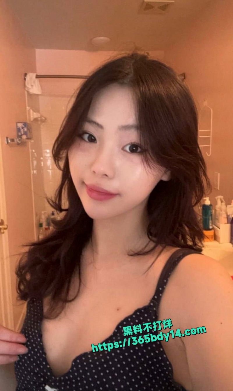 推特极品反差尤物sophiekimm一线天美鲍口交大屌啪啪2