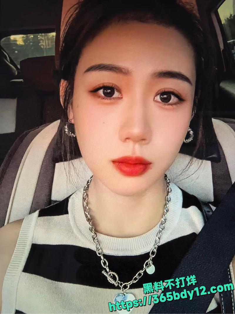 赵莉莉婚内出轨被曝光7.