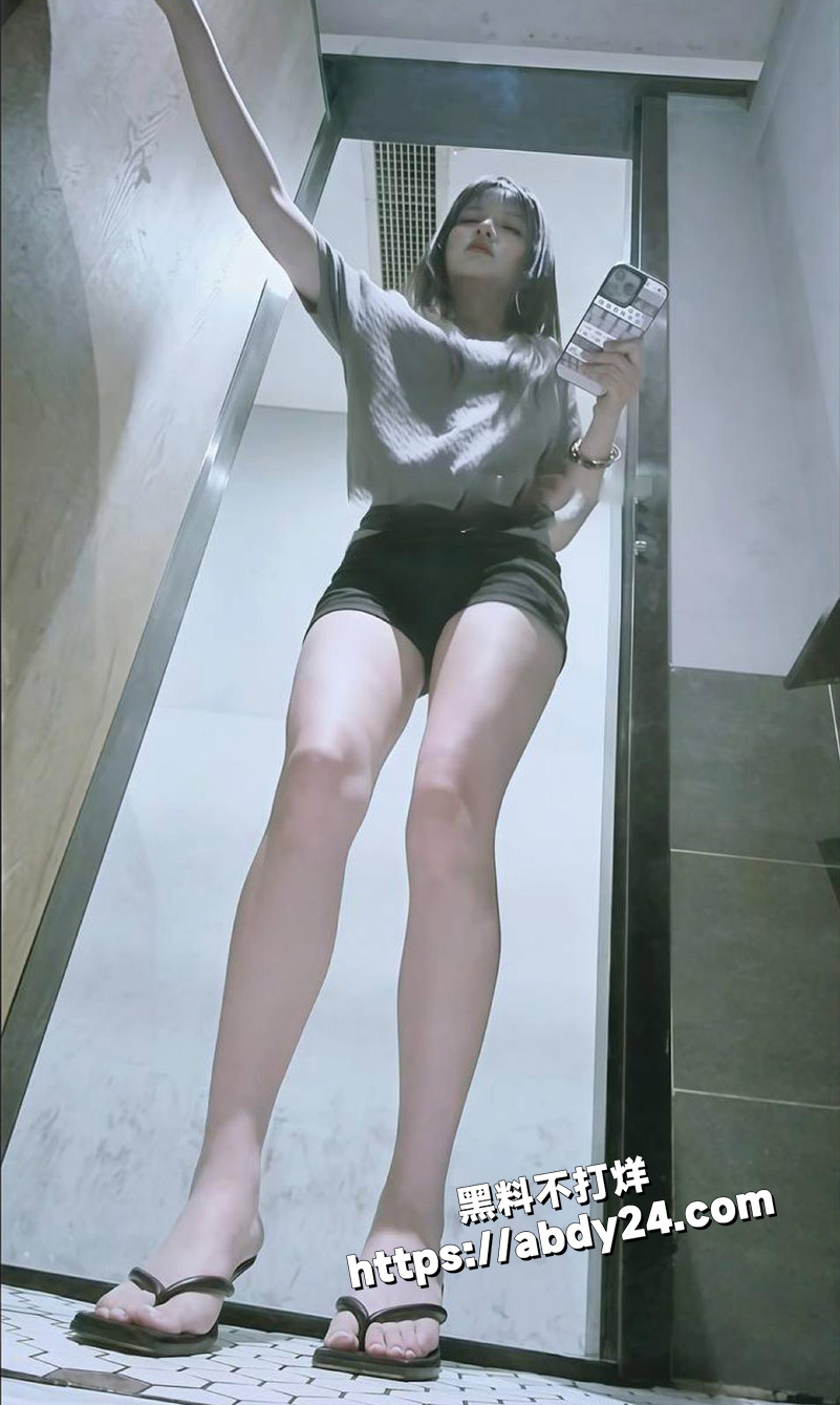 精选厕拍！女厕偷拍高6