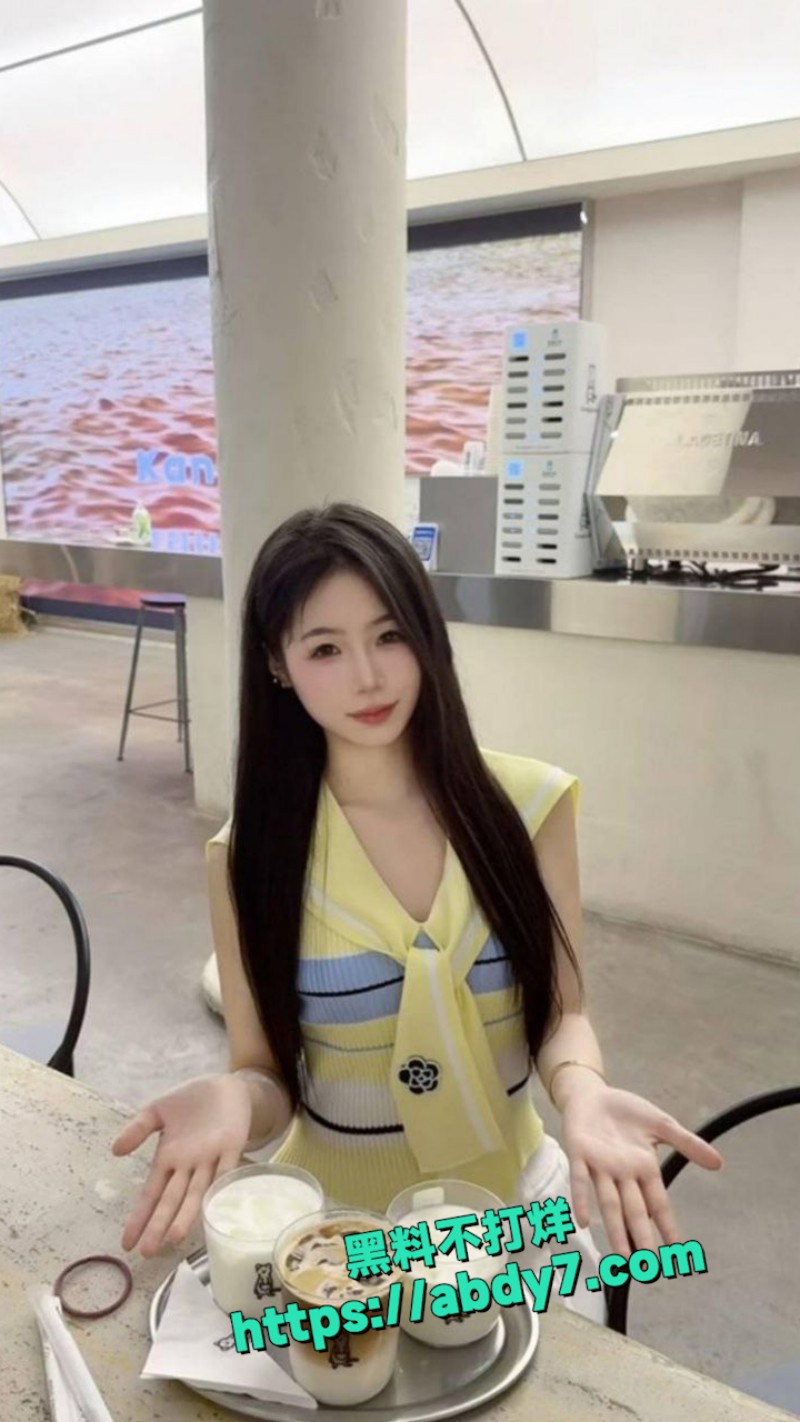 杭州反差嫩妹雯芳 8