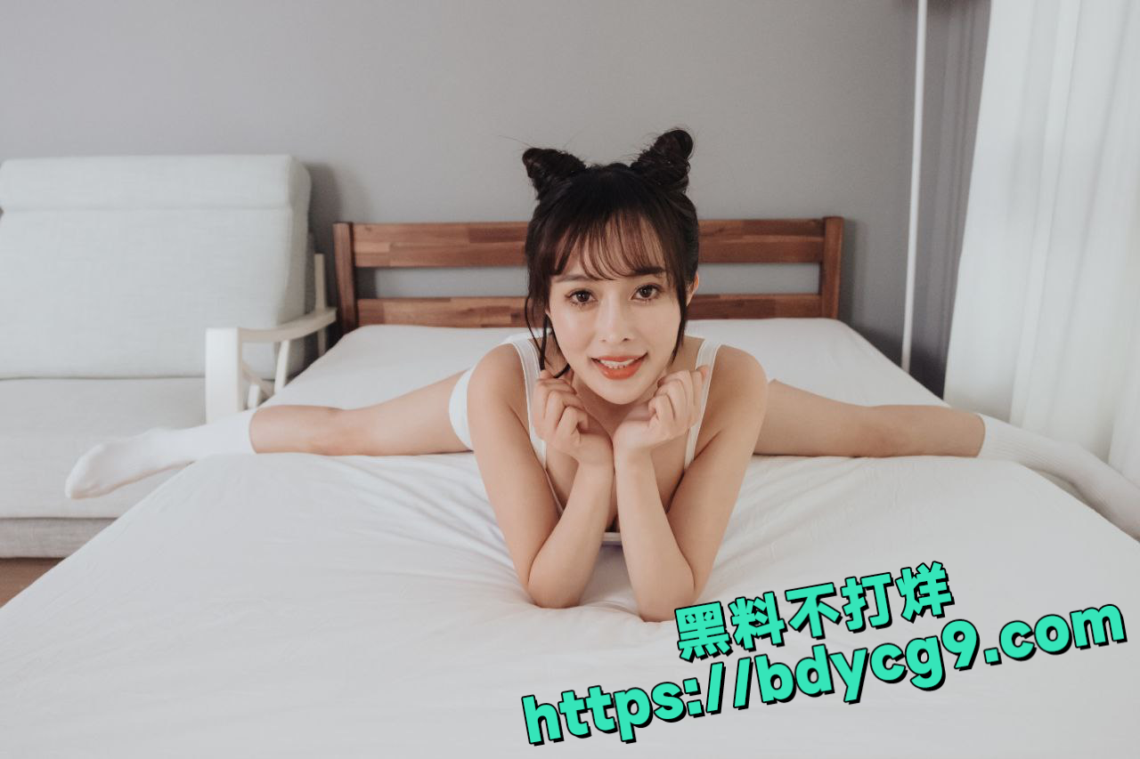 啦啦队员优娜手交深喉乳交狂操后入骑乘1