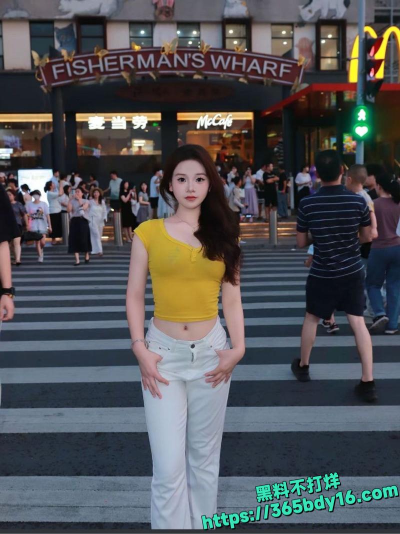 大一清纯妹子学长爆操视频24
