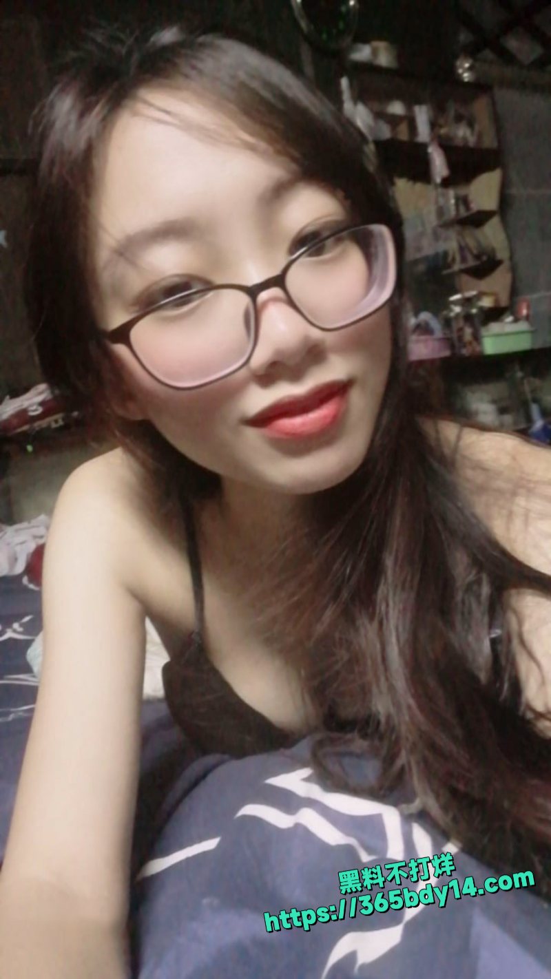 极品泰国妹子水蛇腰大长腿清纯眼镜妹福利私拍视频流出7