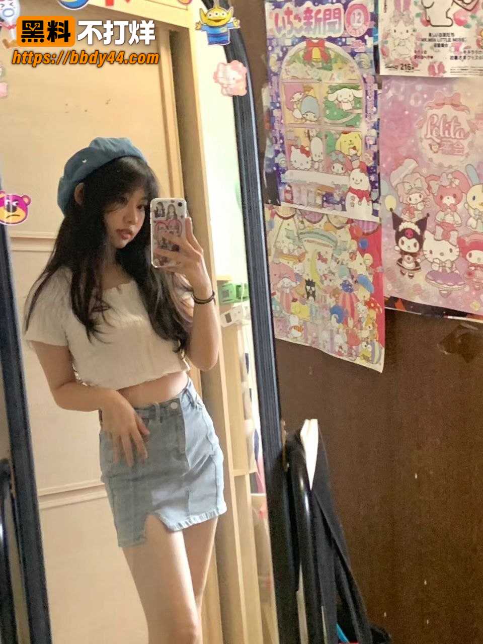 高颜值魔鬼身材的反差妹1