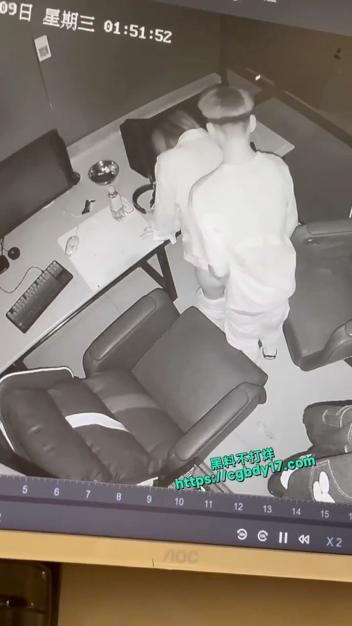 河北省邯郸市武安市  精神小伙在网吧操逼4