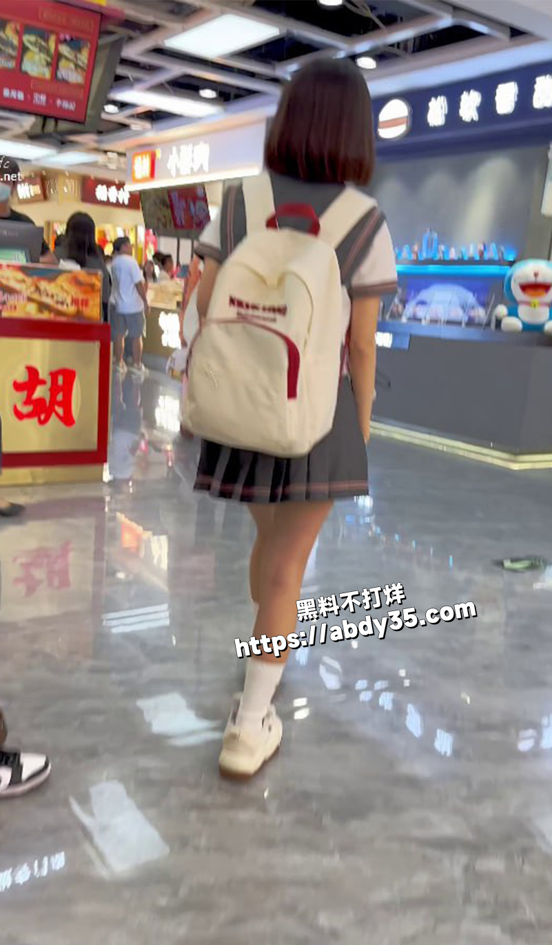 街拍抄底大神KFC抄底.jpg2