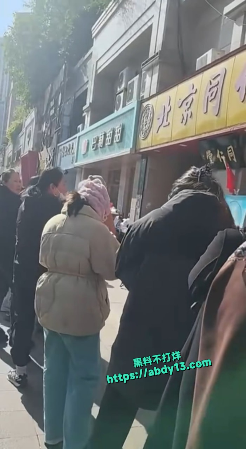 安徽合肥烘焙连锁品牌巴莉甜甜疑似倒闭 3