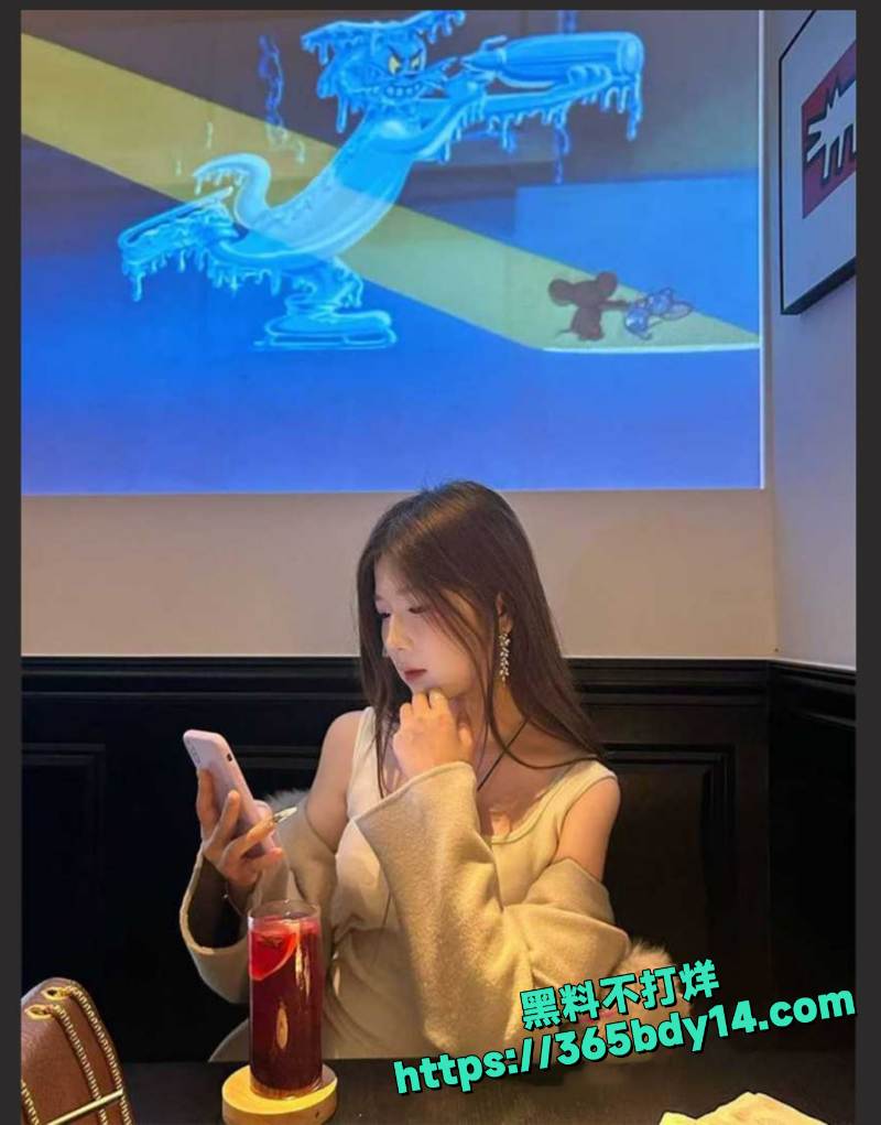 山东清纯反差大一学妹陈佳欣露脸吃鸡视频流出
