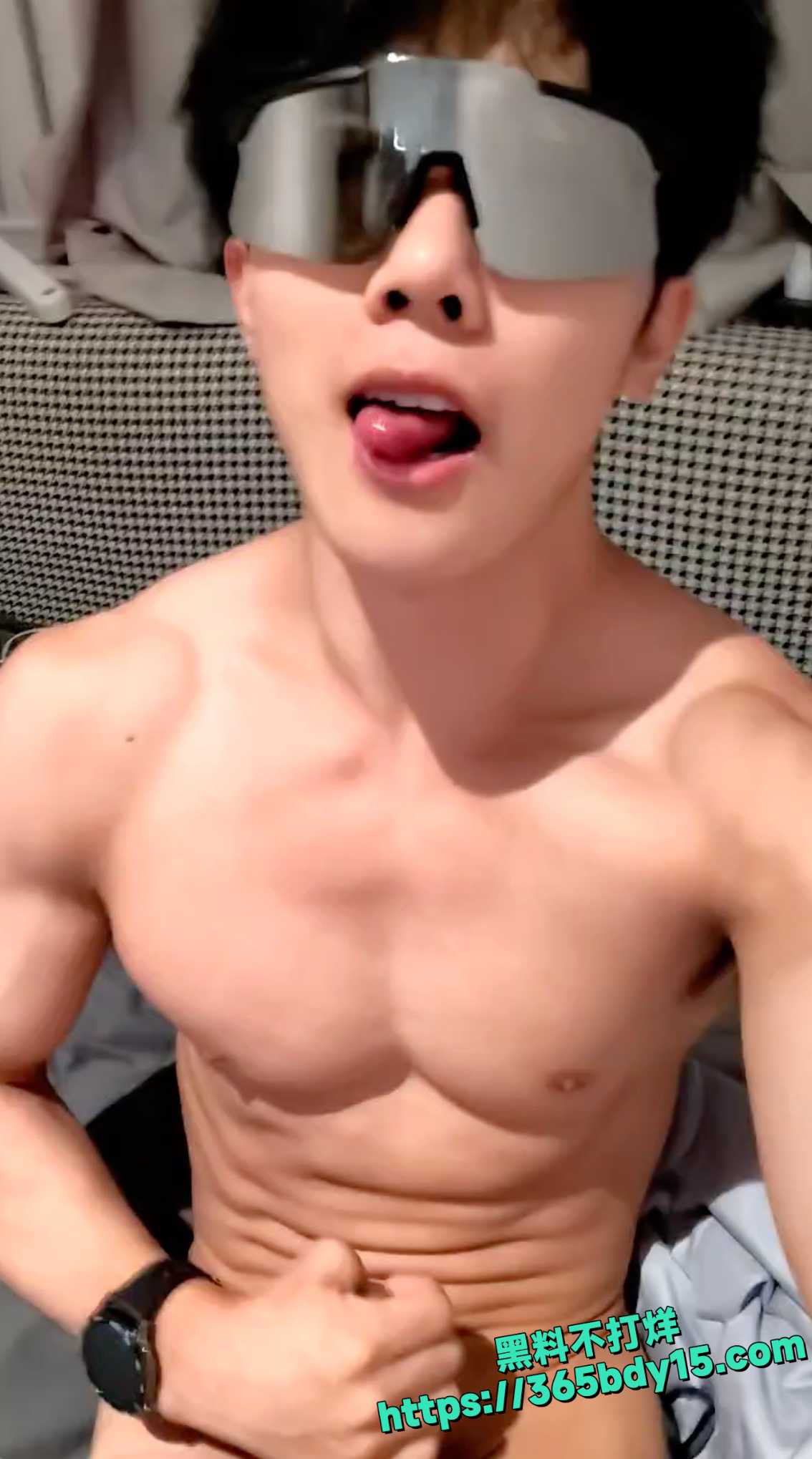 超火的抖音网红小友哥视频露出
