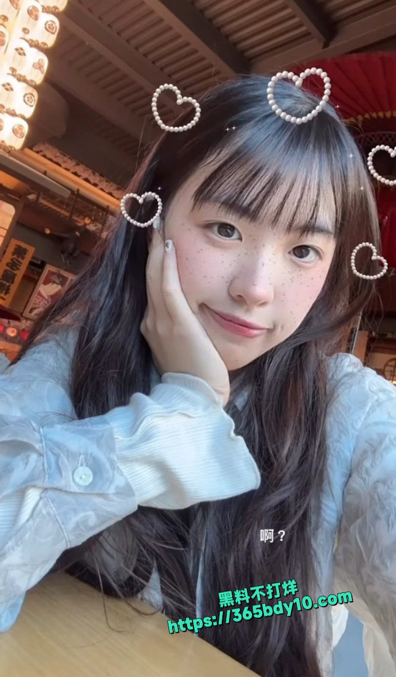 林嘉仪早期自拍给前男友的漏脸全裸自慰视频被曝光了17