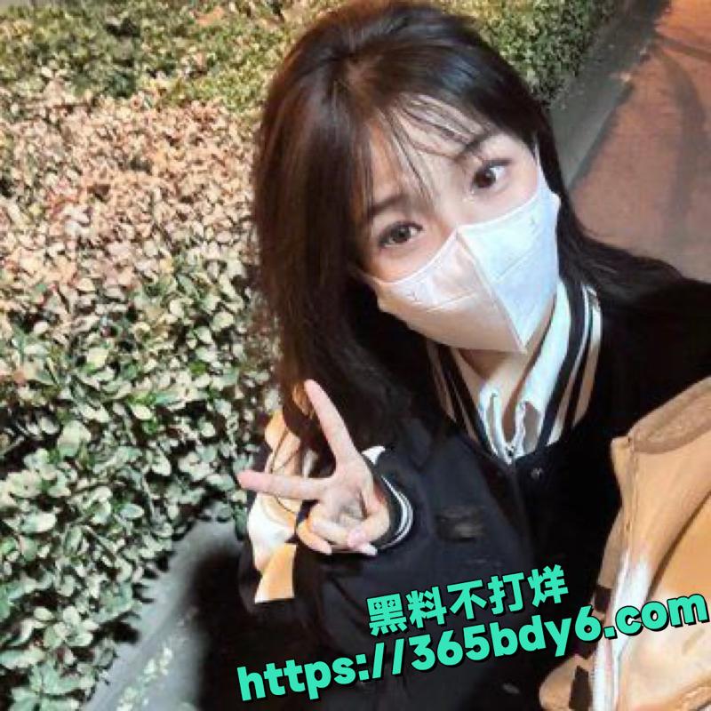 黄艺JK白丝装扮大尺度视频8