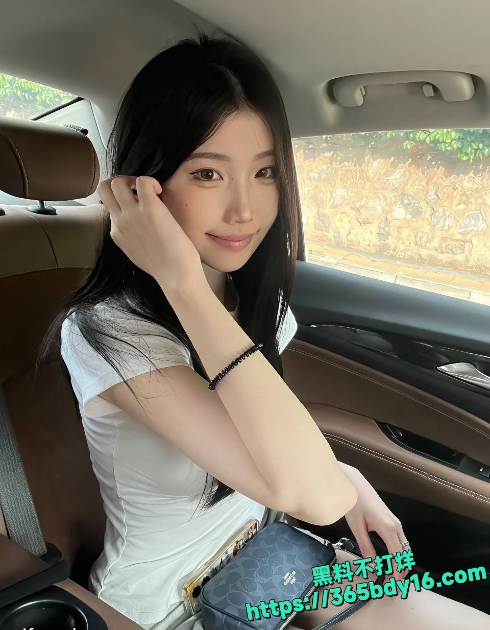 19岁清纯女大学生私密视频泄露