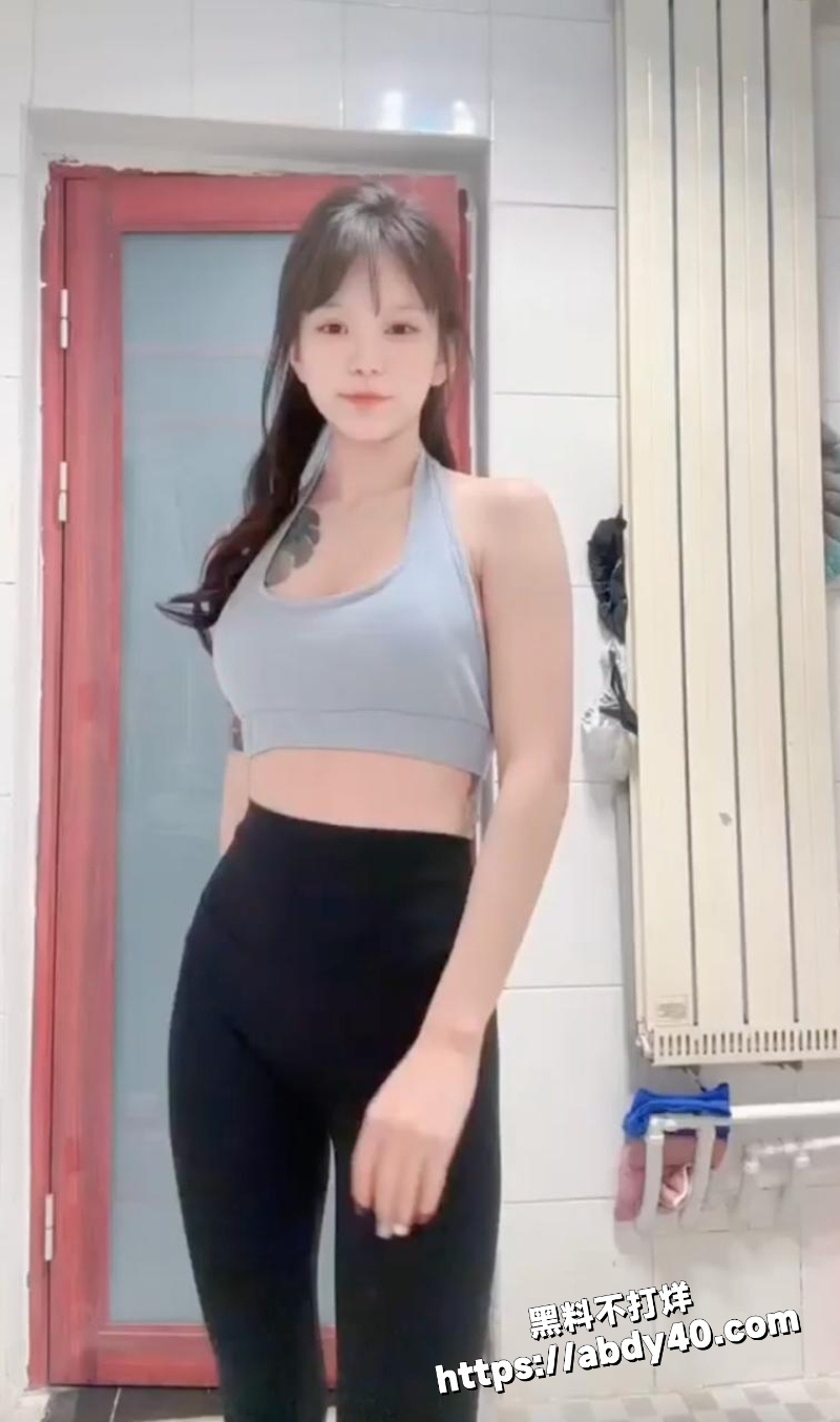 快手蒙佳怡最新高难度掰逼裸舞1