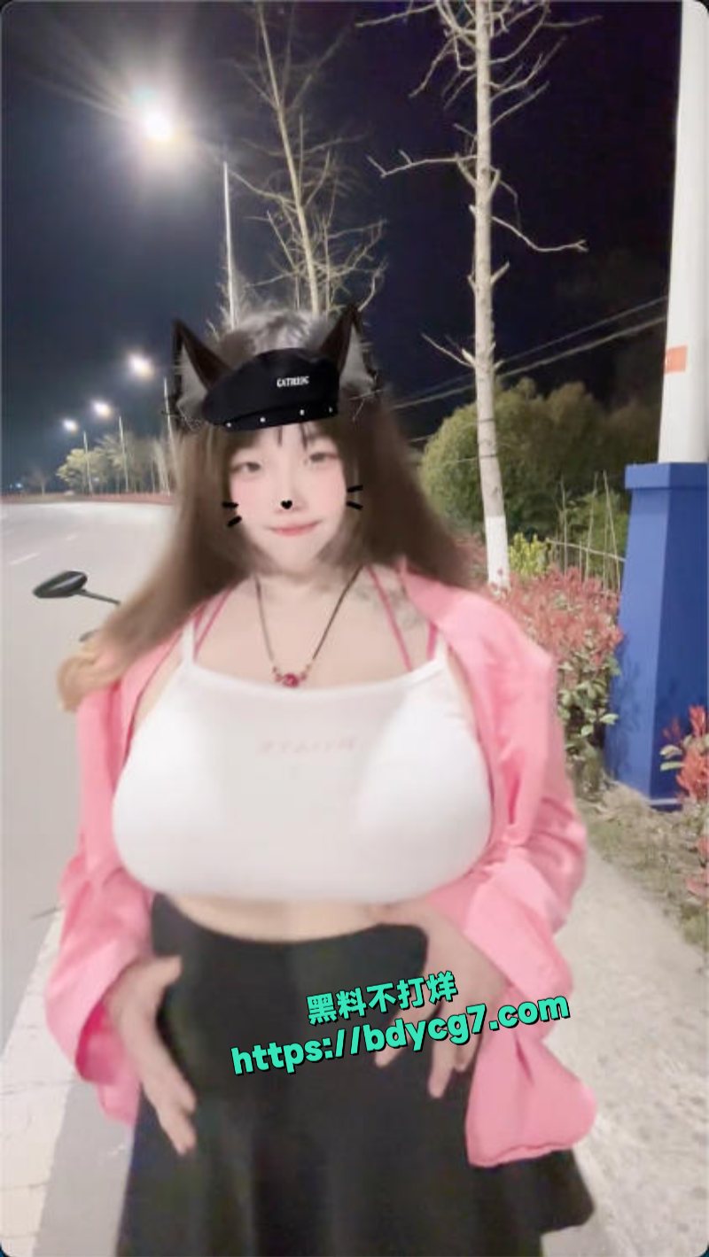 重庆03年王蕊香大奶母猪有男朋友还出轨2