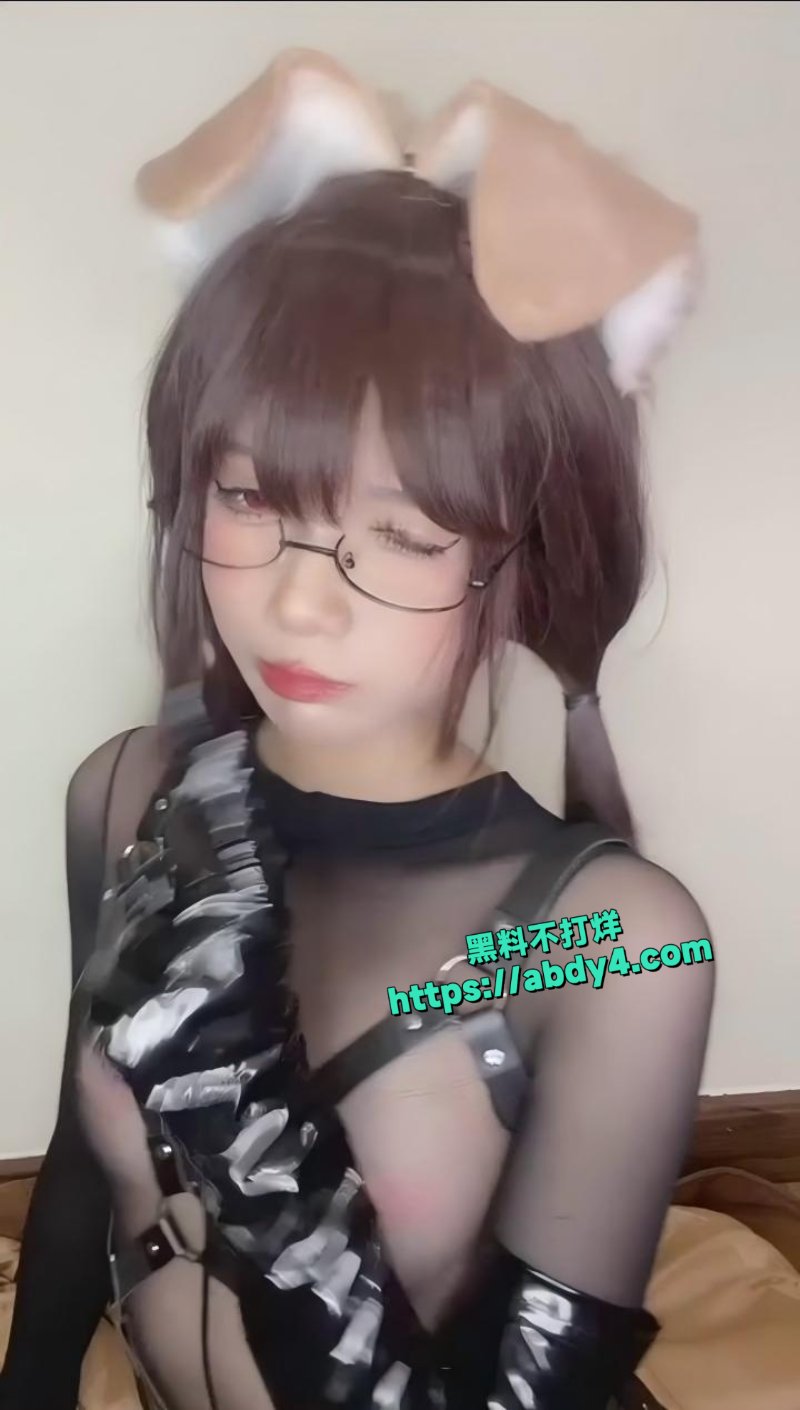 PoppaChan扮演黑丝小狗角色2