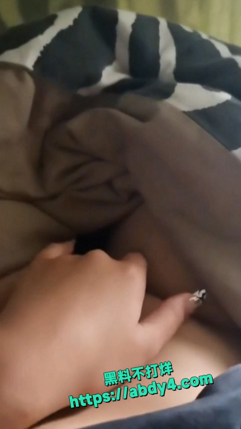 上海大奶纹身母猪 1