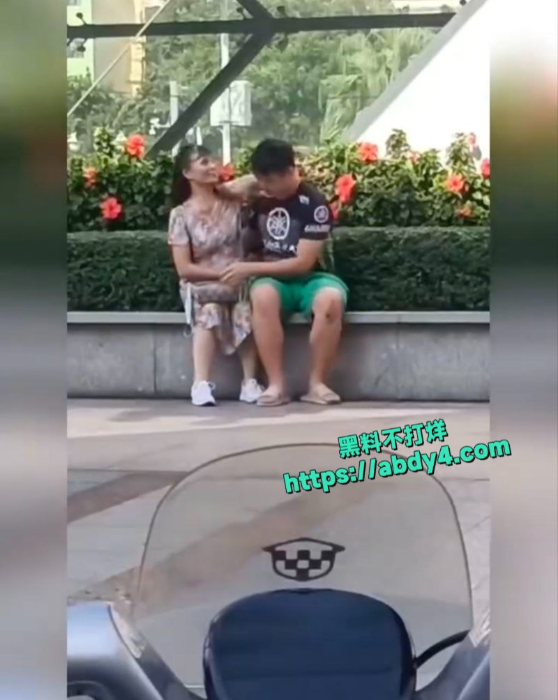 不想努力的小伙与饥渴的阿姨