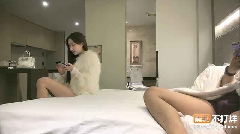 极品外围妹高冷网红脸.jpg2