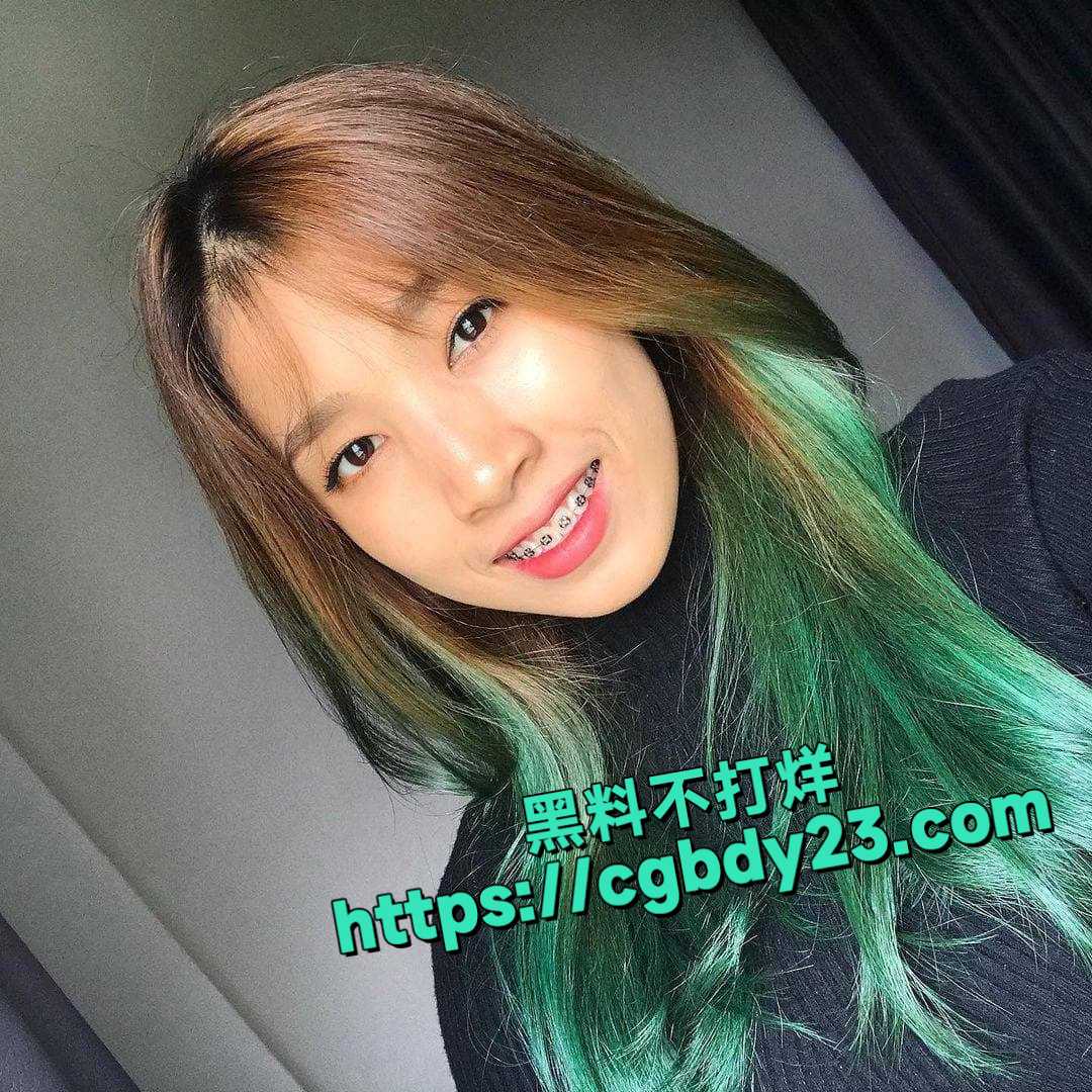 金发美女被男友带到酒店开房打炮9