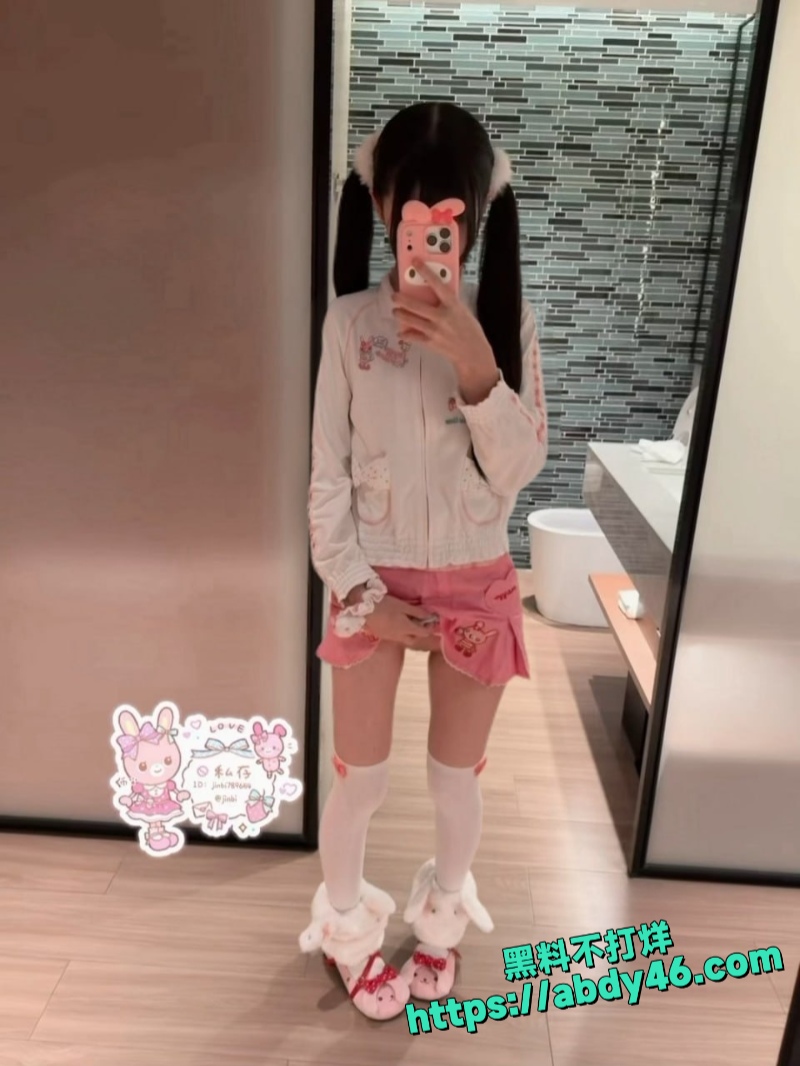 极品高颜值可爱反差小母狗1