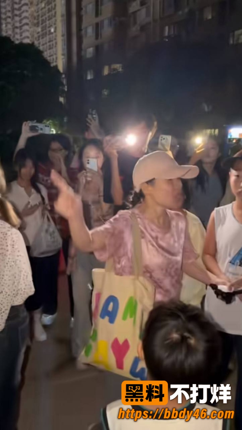 山东菏泽街头抓小三 10
