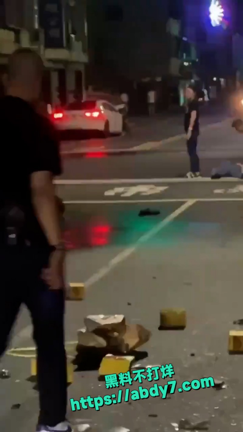 昨天台南街头车祸 9
