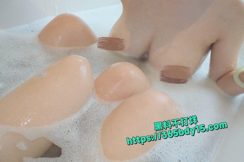 推特巨乳网红私拍定制细腰翘臀美腿巨乳合集15