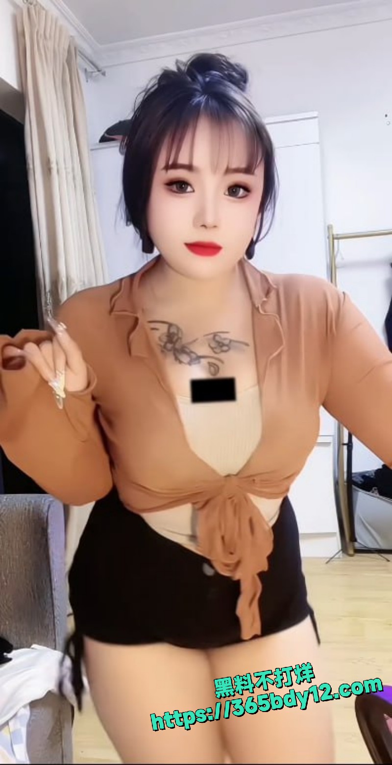 快手云南网红杨大大纹身精神小妹 6