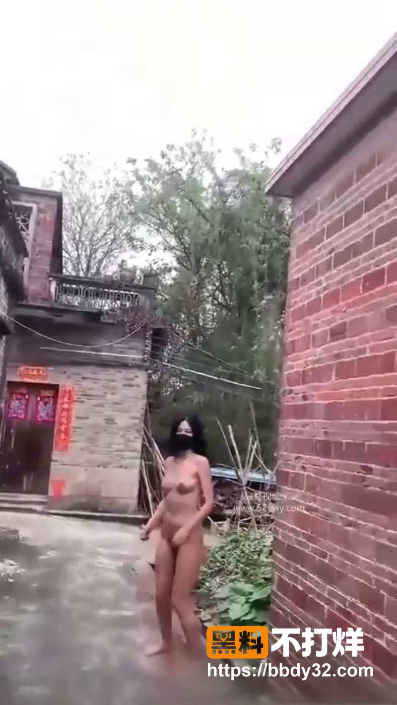 顶级反差网红 在古镇街头1