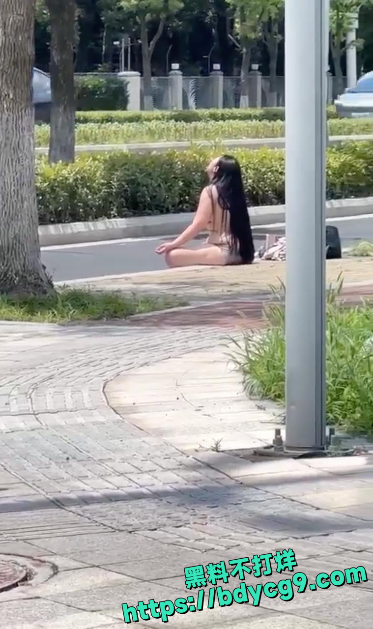 金鸡湖大道裸女3