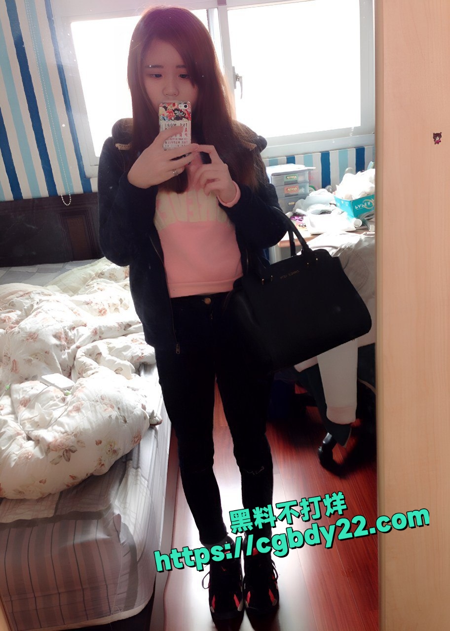 谢可萱被曝光的换衣照片和口交做爱视频1