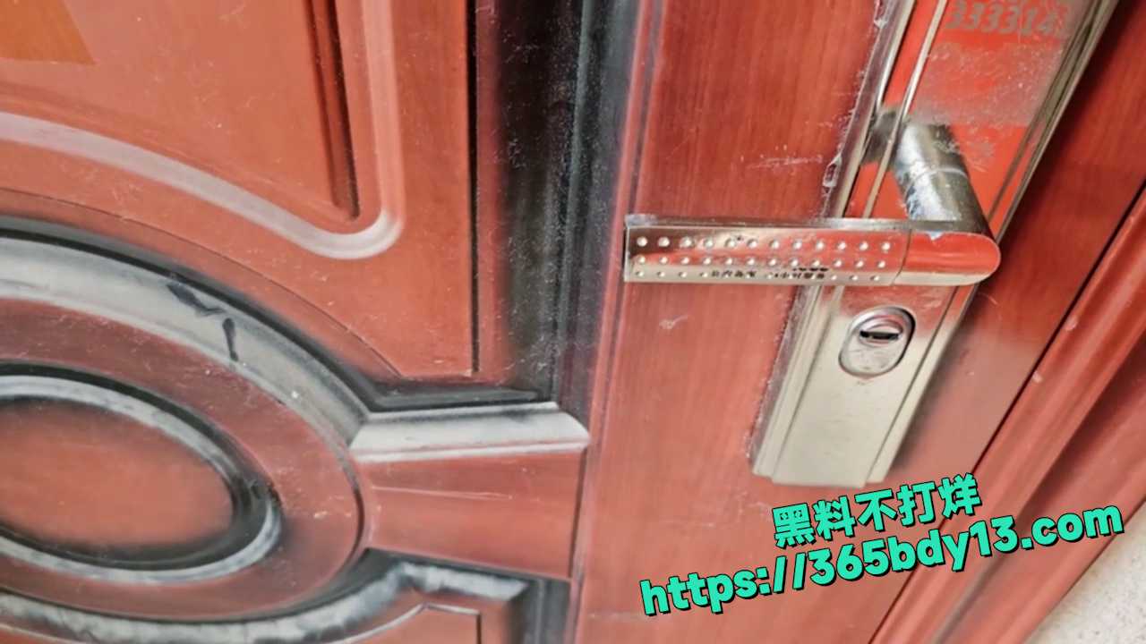 商店里帮烟瘾哥哥买烟 8