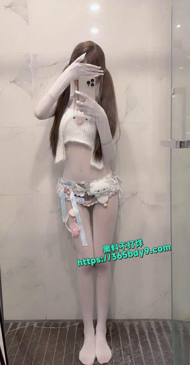 抖音和微密圈上的网红胡逗逗18