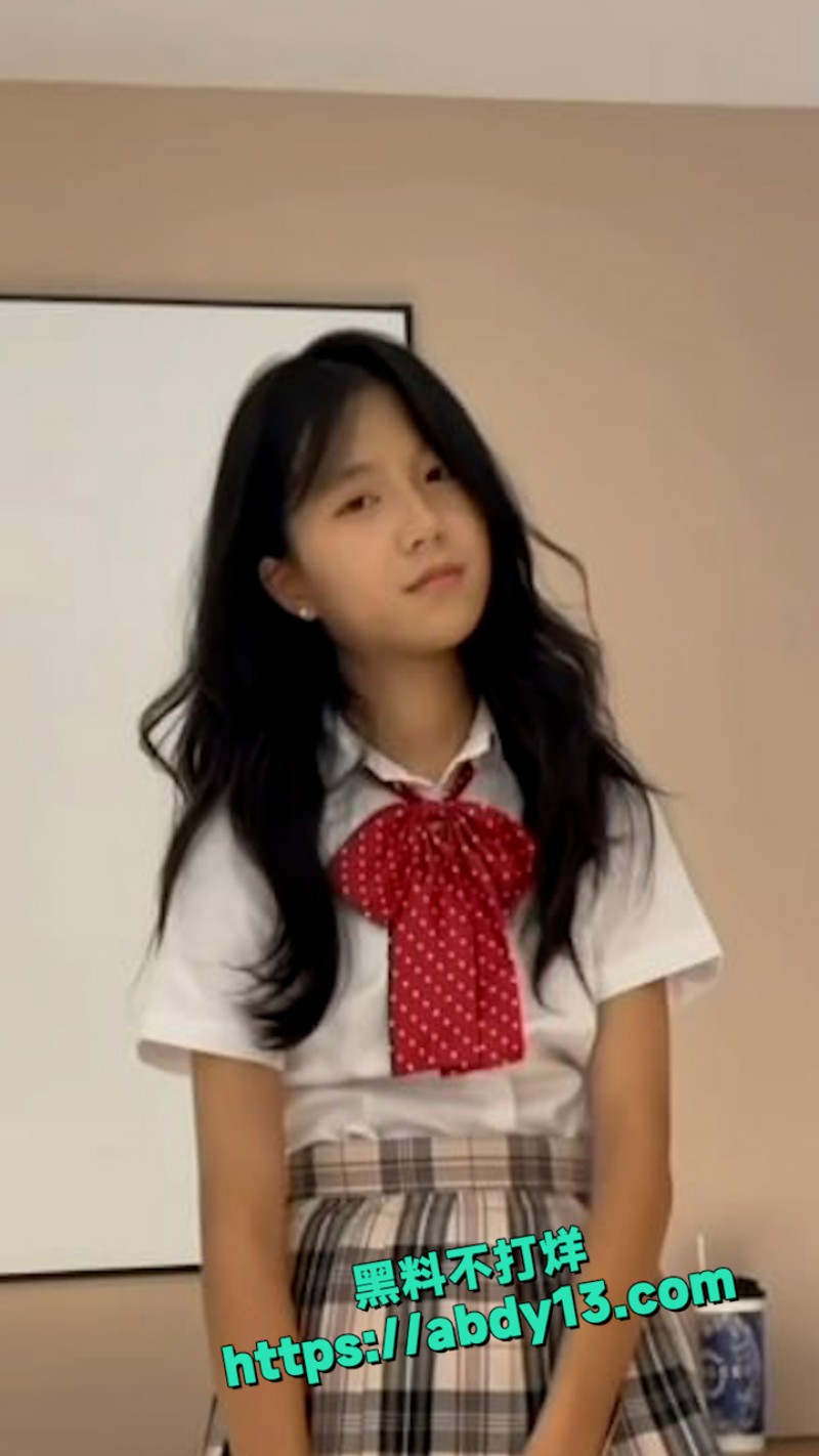 马丹妮极品JK学生妹 8
