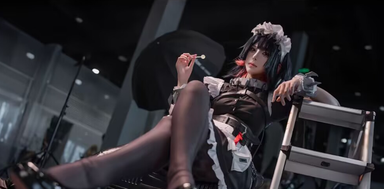18岁在读大学生Cosplayer艾莲乔 极品美少女3P无套中出上下都填满