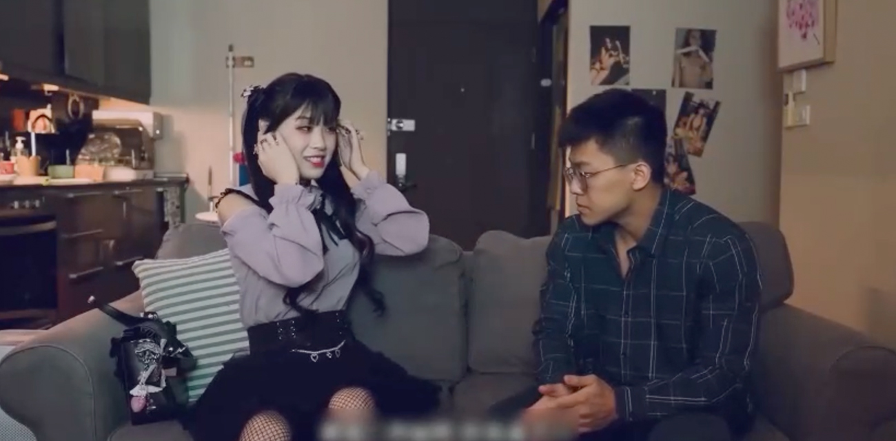 女神学生约炮惊爆眼球 约炮约出感情一天不操就浑身难受 没钱撸网贷也要继续操！