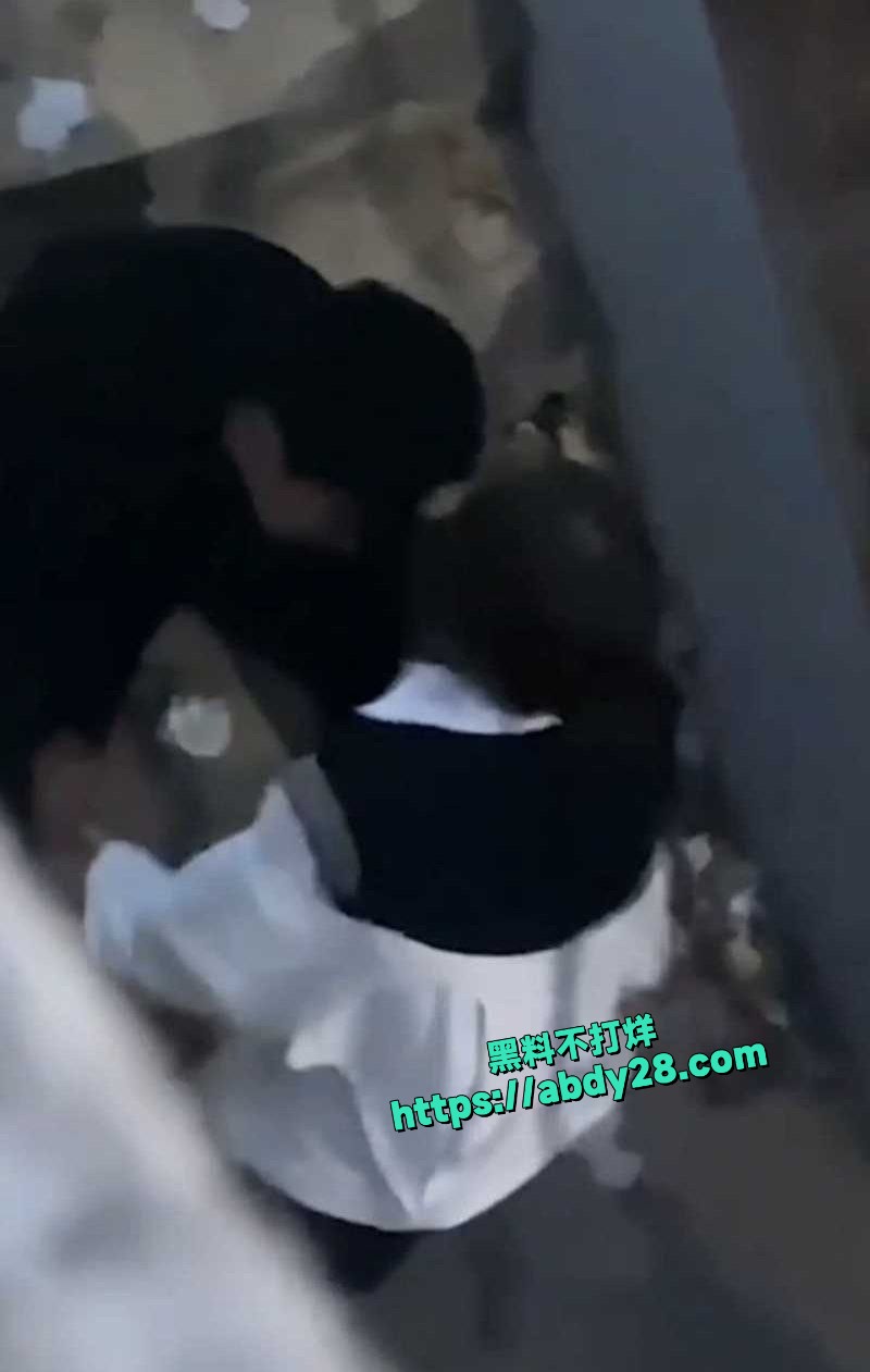 青岛海洋技师学院女大学生3