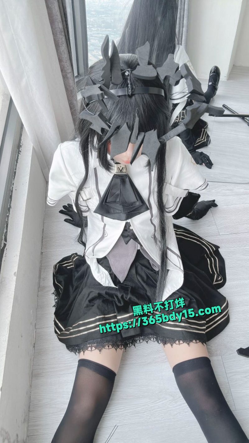 极品萝莉Poppachan化身明日方舟Virtuosa 黑丝尤物大尺度私拍尺度炸裂4