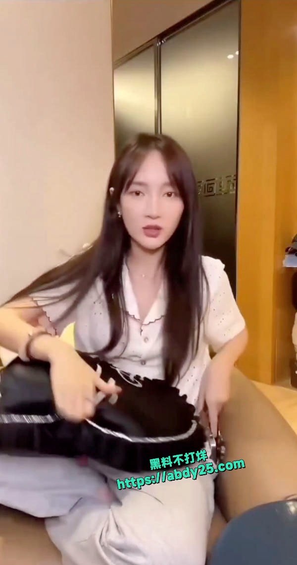 娱乐圈演员孟佳真空直播 7