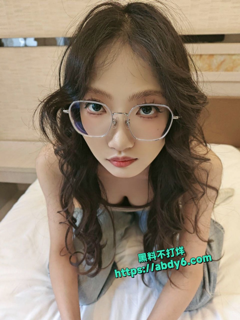 少数民族风情美女私密视频流出 2
