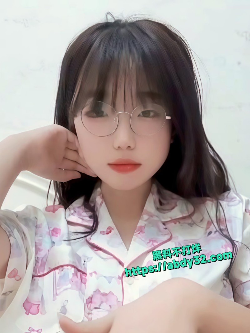 浙江大学苏念语眼镜妹